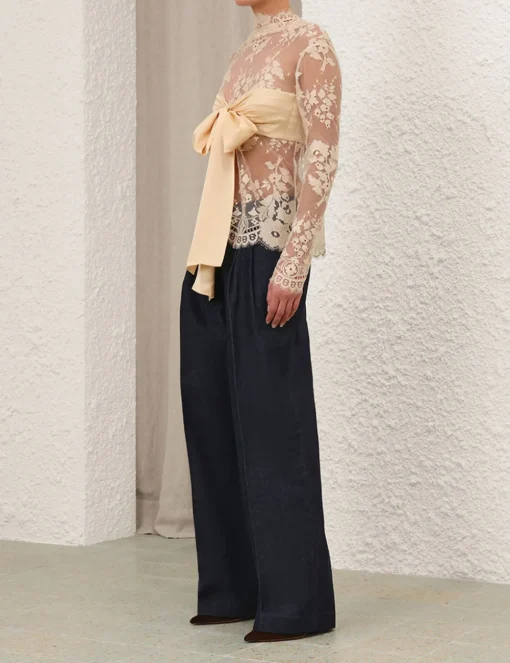 Illustration Lace Bow Bodice