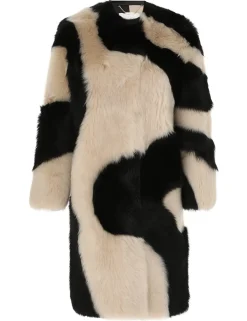 Illustration Swirl Coat