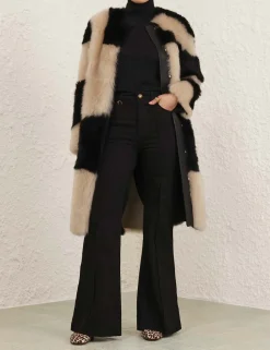 Illustration Swirl Coat