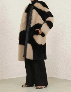 Illustration Swirl Coat