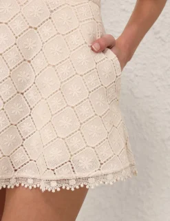 Wylie Crochet Short